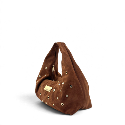 Borsa a spalla Amatì modello BORCHIETTA in camoscio marrone con borchie dorate e chiusura a zip