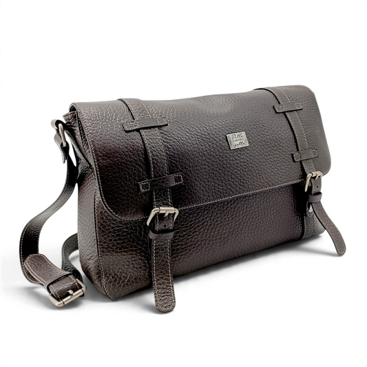 Borsa messenger Amatì Hermes in pelle bucciata marrone scuro con tracolla regolabile e chiusure magnetiche