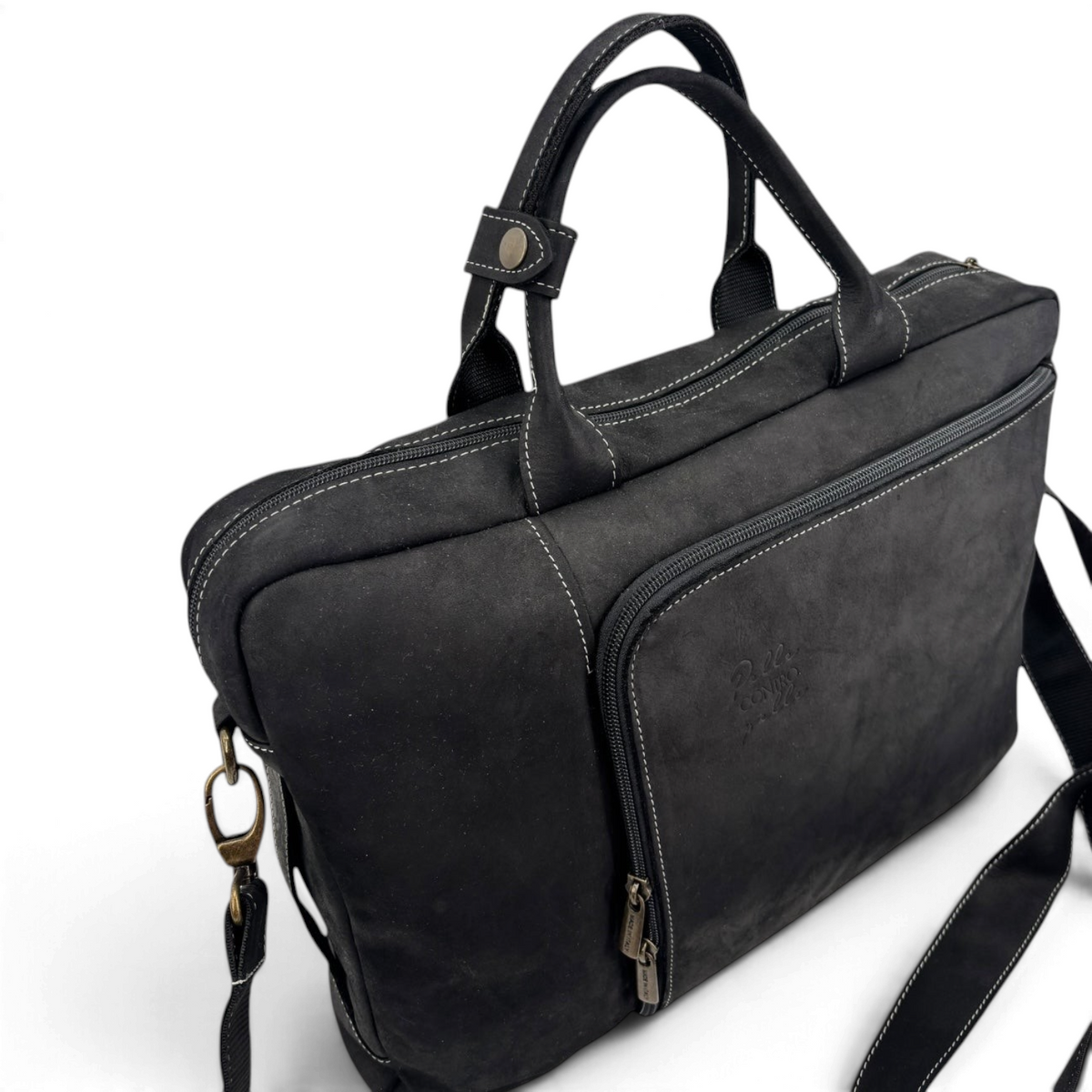 Cartella zaino 3-in-1 Amatì in vera pelle ingrassata nera con cuciture a contrasto, ideale per lavoro e viaggi.