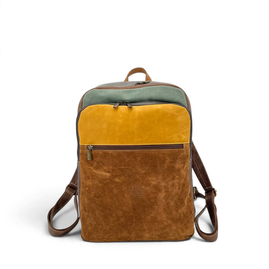 Zaino Amatì Zeus in vera pelle bovina multicolore con tasche frontali, finitura ingrassata e spallacci regolabili.