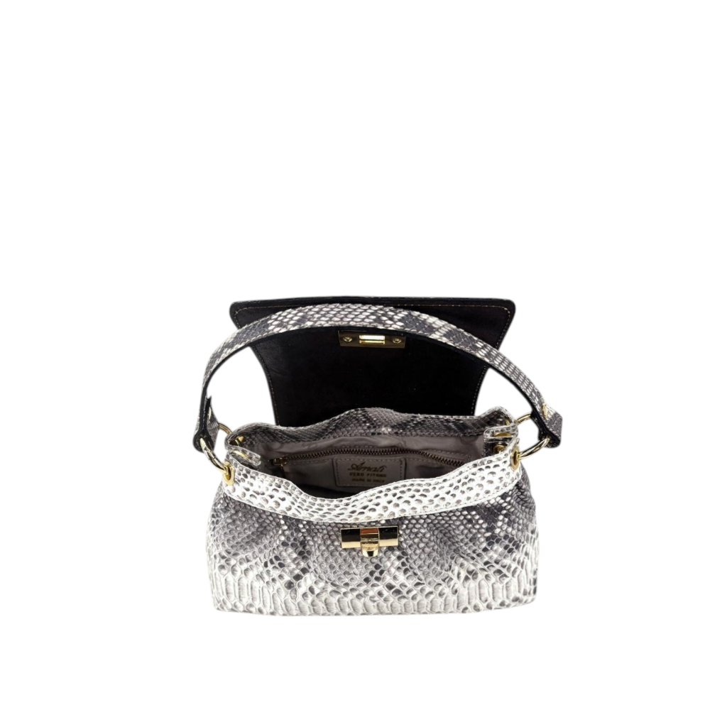 Borsa Amatì Ambra in vero pitone grigio con chiusura a girello dorata, vista interna aperta con fodera e tasca.
