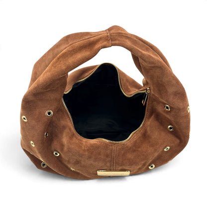 Borsa a mano Amatì modello Borchietta in camoscio marrone con borchie dorate e chiusura a zip