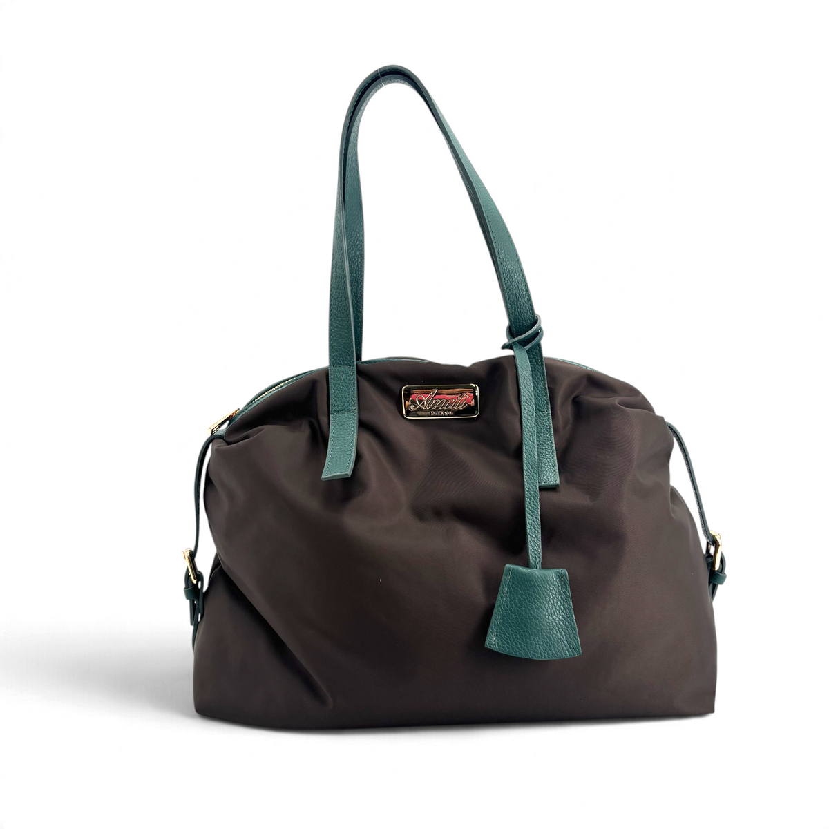 Borsa a spalla Amatì modello Aria in nylon marrone con manici in pelle verde e logo frontale metallico
