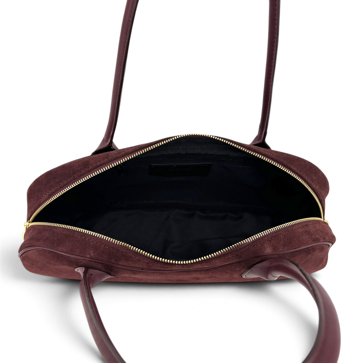 Borsa a spalla Amatì modello Longuette in vero camoscio bordeaux con chiusura a zip e interno foderato