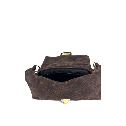 Borsa Amatì COCO in camoscio marrone con trapuntatura a rombi, chiusura metallica dorata e interno foderato