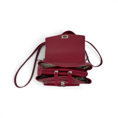 Borsa Amatì Corallo in pelle martellata color rosso scuro con chiusura a incastro e scomparti interni a zip