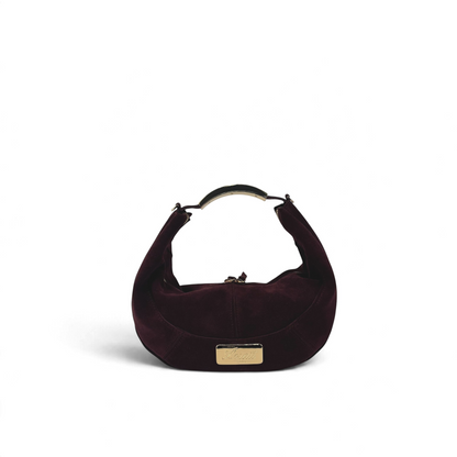 Borsa a mezzaluna Amatì modello LUNA in camoscio color bordeaux con dettagli metallici dorati
