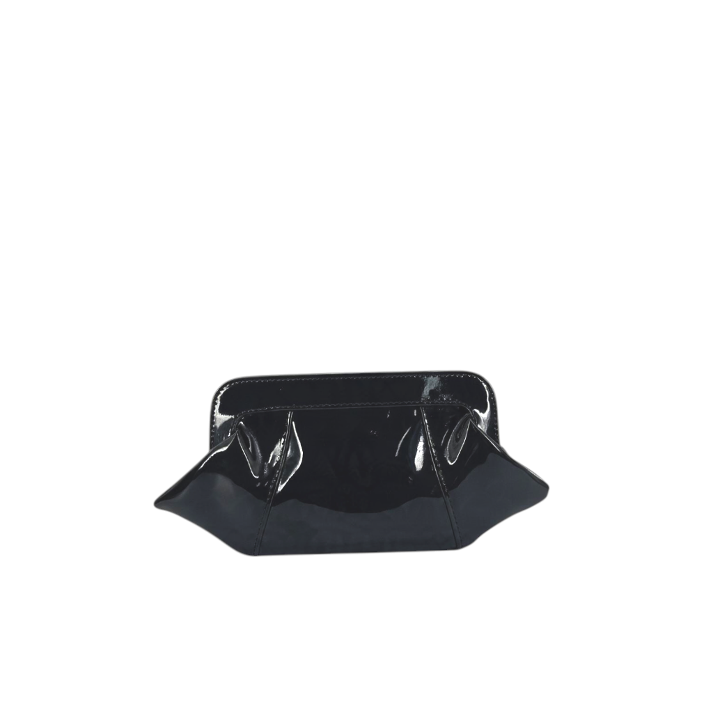Pochette da sera Amatì Queen in eco vernice nera lucida con chiusura a scatto, design elegante e compatto.