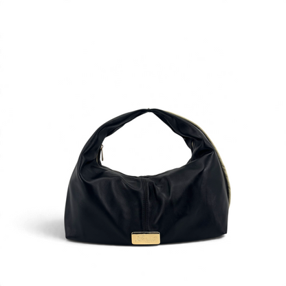 Borsa a spalla Amatì modello FIAMMA in morbida pelle nera con placca metallica dorata e design curvo