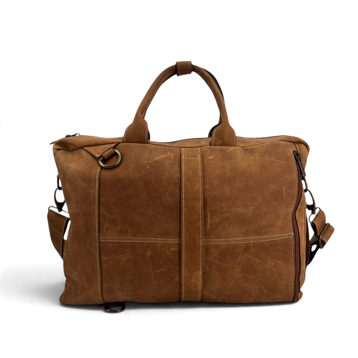 Cartella zaino 3-in-1 Amatì in vera pelle ingrassata cuoio, design artigianale italiano con manici e tracolla.