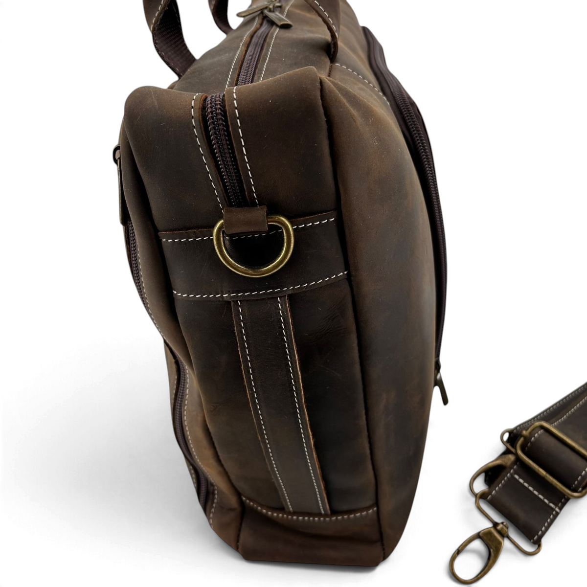 Cartella zaino 3-in-1 Amatì in vera pelle ingrassata marrone con dettagli cuciti e tracolla removibile