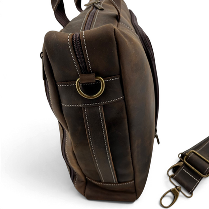 Cartella zaino 3-in-1 Amatì in vera pelle ingrassata marrone con dettagli cuciti e tracolla removibile