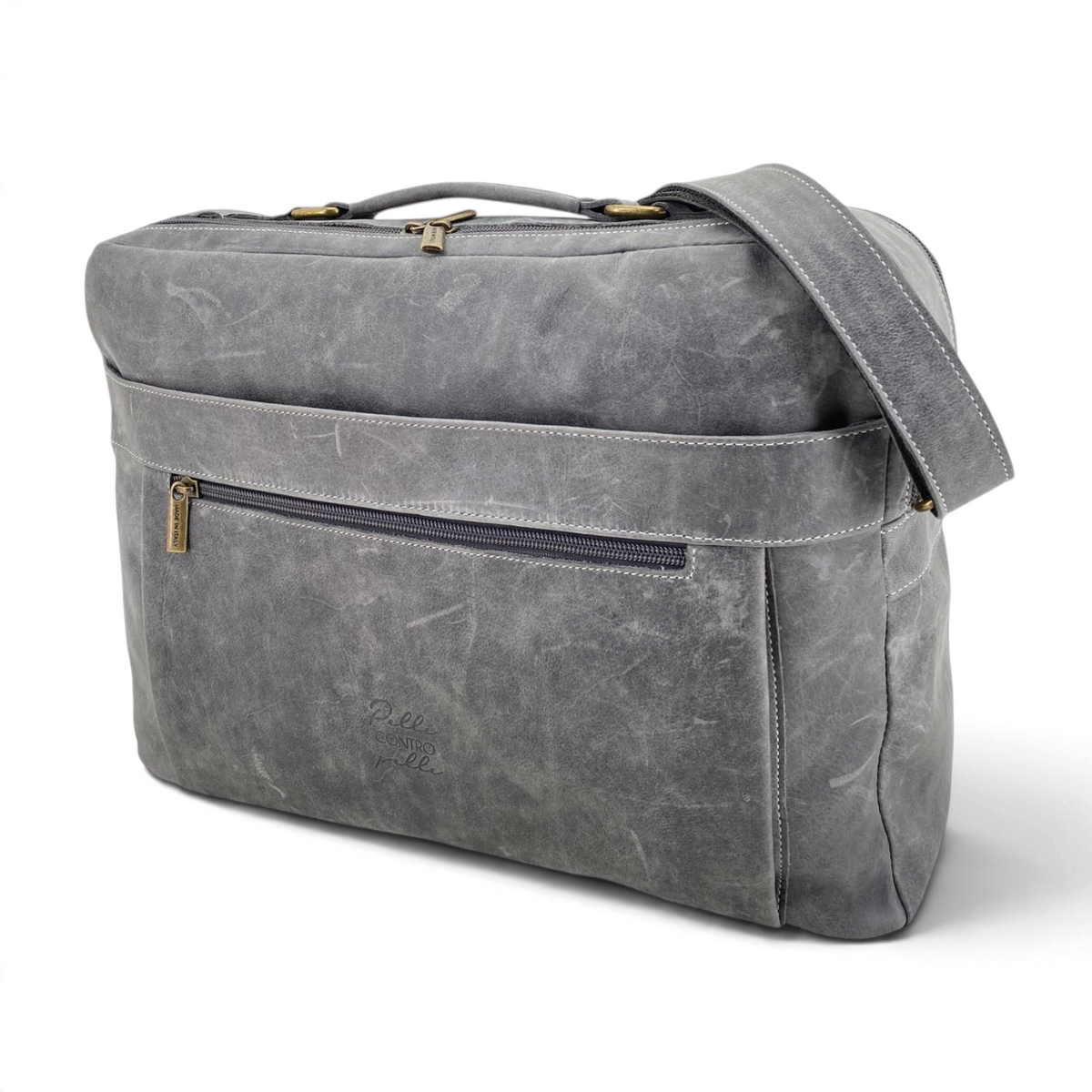 Cartella professionale Amatì Fremon in pelle ingrassata grigia con tracolla, tasche frontali e scomparto per laptop.